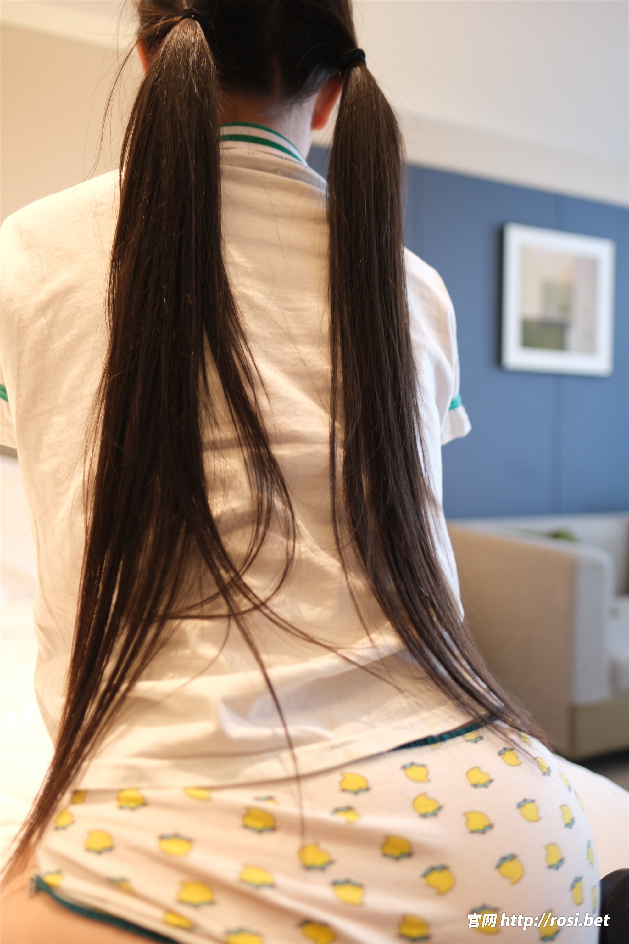 ROSI写真 2025.12.17 NO.5126